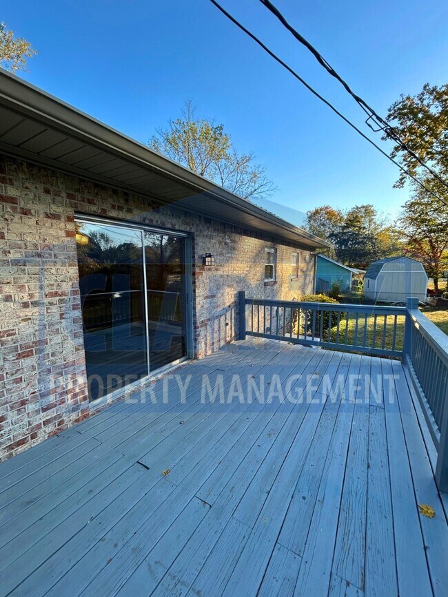 Building Photo - 146 Carrie Dr NW