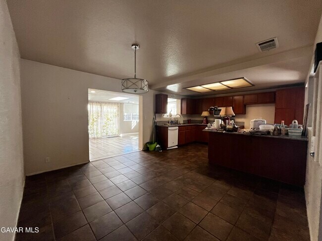 Building Photo - 43770 Santa Rosa Cir