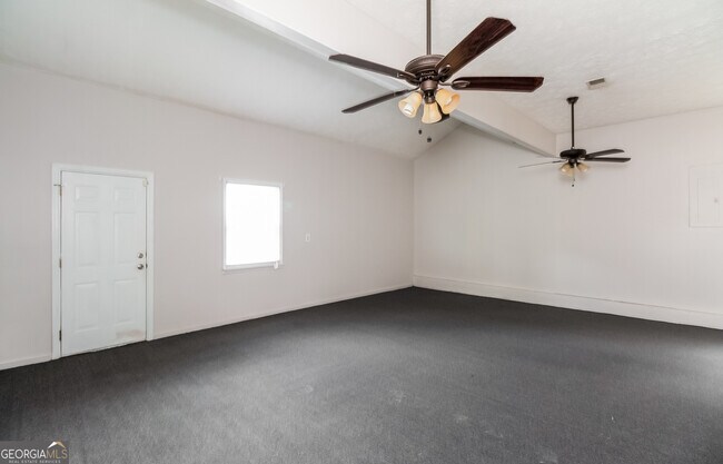 Building Photo - 3020 Creel Rd