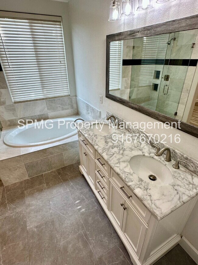 Building Photo - 5755 Bridgecross Dr