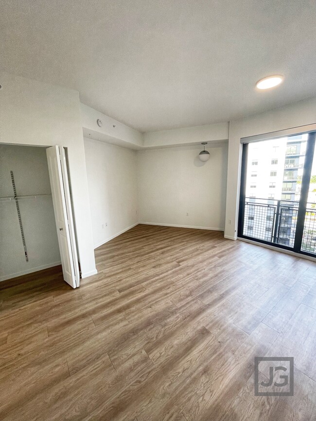 Dining Area - 1887 NE 32nd St