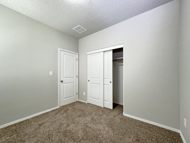 Building Photo - Only 4 years new!