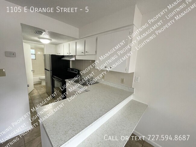 Building Photo - 1105 E Orange St