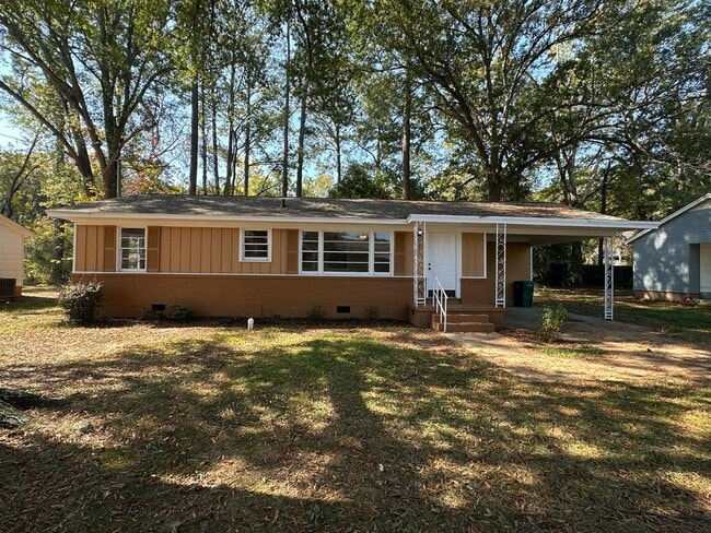 Primary Photo - 617 Hibner St