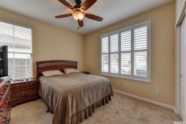 Building Photo - Immaculate Single-Story Home- in Roseville...