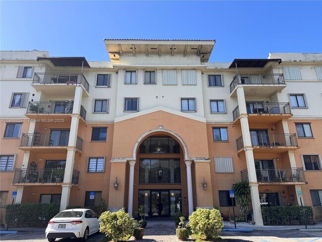 Building Photo - 9340 Fontainebleau Blvd