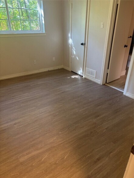 Building Photo - 7709 Village Trail Dr