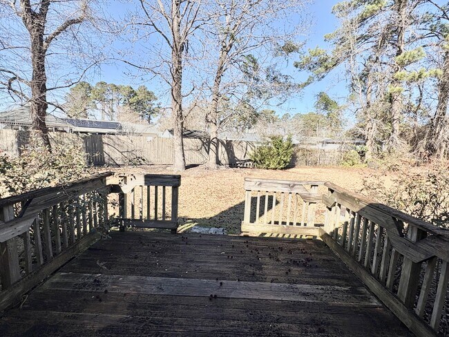 Building Photo - 418 Eucalyptus Ln