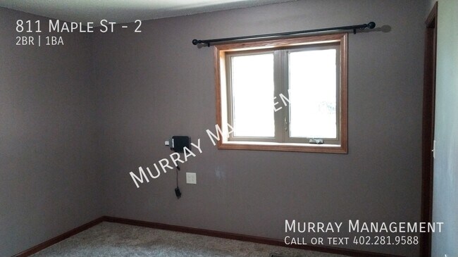 Building Photo - 811 Maple St