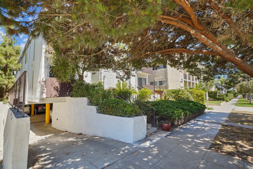 Building Photo - 1027 Lincoln Blvd