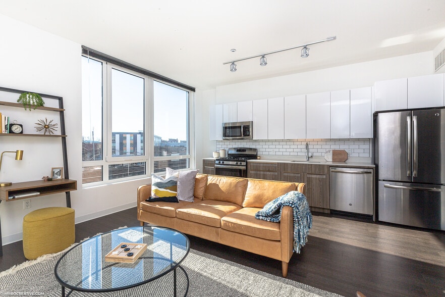 Primary Photo - The Weyland