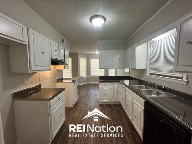 Building Photo - JUST RENOVATED! 4BR/2BA Memphis Stunner | 2-Car Garage & Fenced Yard!