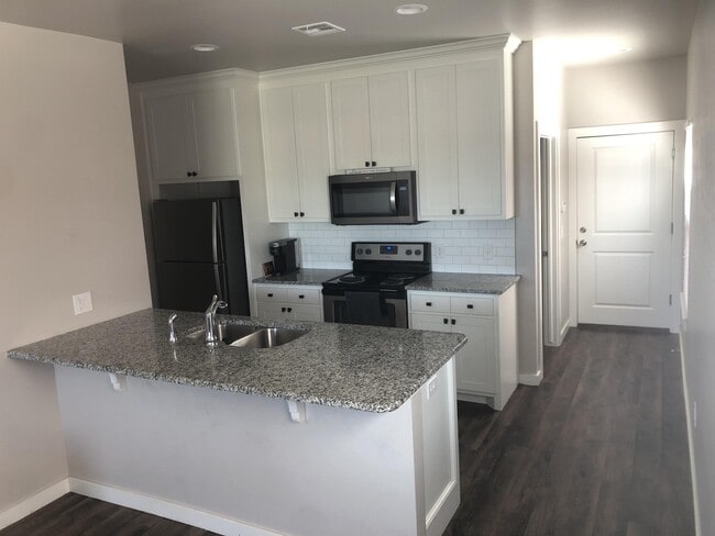 Building Photo - 1225 E Main St