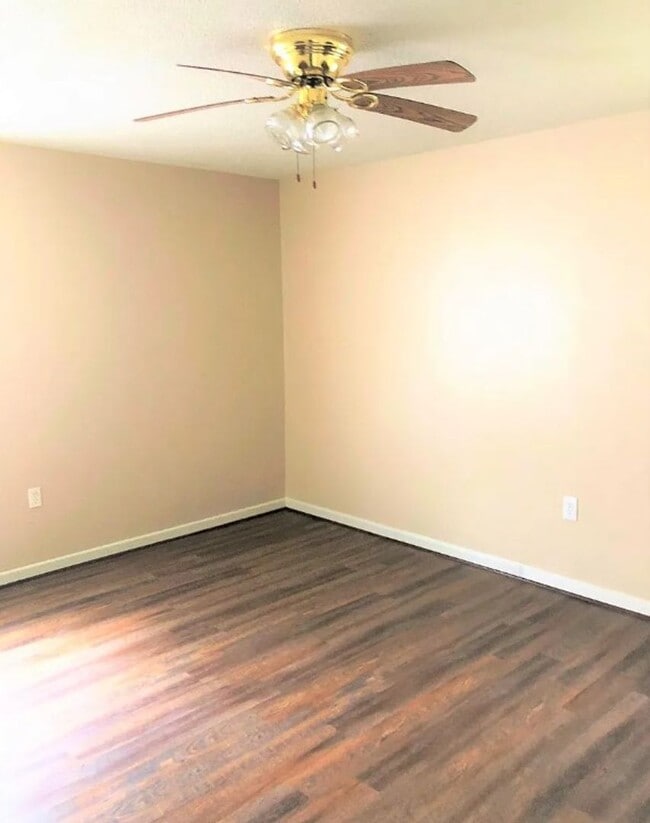 Building Photo - 3 Bedroom 1.5 Bath