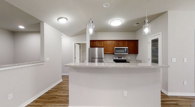 Building Photo - RENT SPECIAL - 2 Bedroom 2 Bathroom Condo Style Inner-Upper is Available