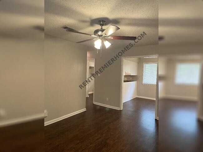 Building Photo - 11301 Donnie Dr