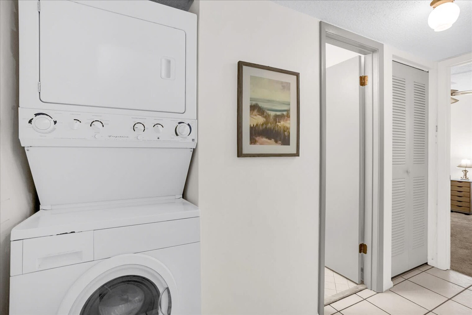 Building Photo - 6084 Willowpointe Cir