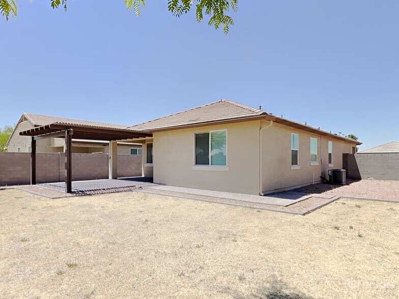 Building Photo - 2705 S 116th Ave