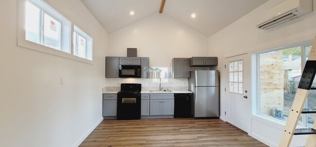 Building Photo - 5621 N 44th St