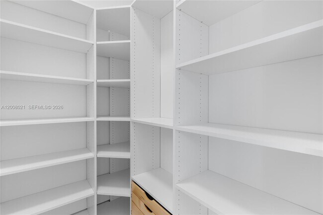 Building Photo - 4504 Sheridan Ave