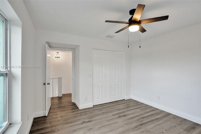Building Photo - 7947 Tam Oshanter Blvd