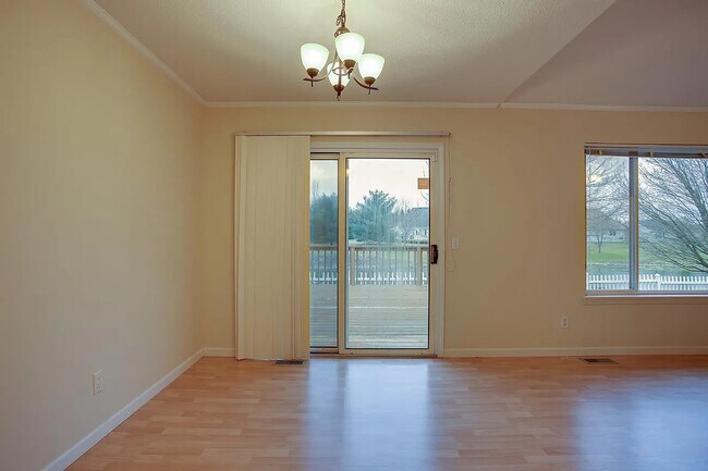 Building Photo - 3003 Valerie Dr