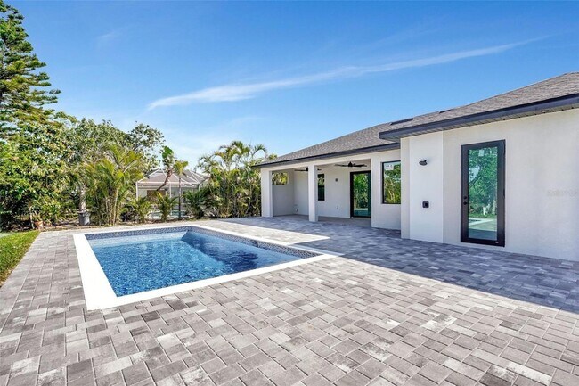 Building Photo - 212 Fairway Rd