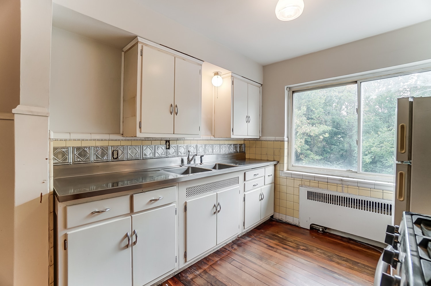 Kitchen - 1711 Portman Ave