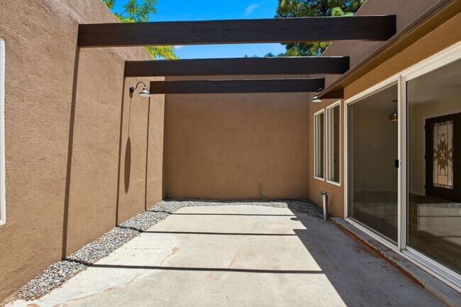 Building Photo - Exceptional Property in the NE Heights