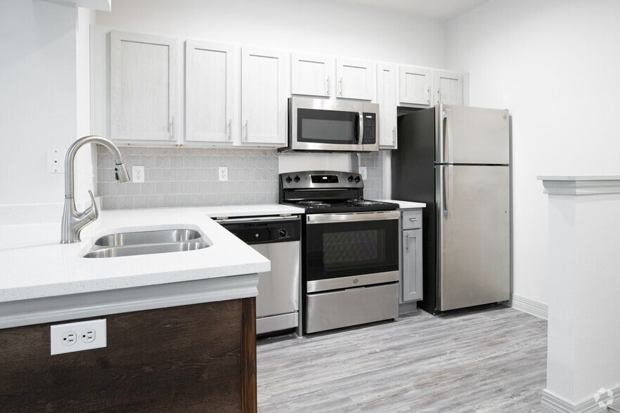 Lakeside at La Frontera Round Rock, TX Apartment Finder