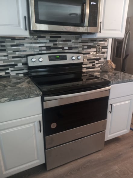 Building Photo - 10 9th Ave