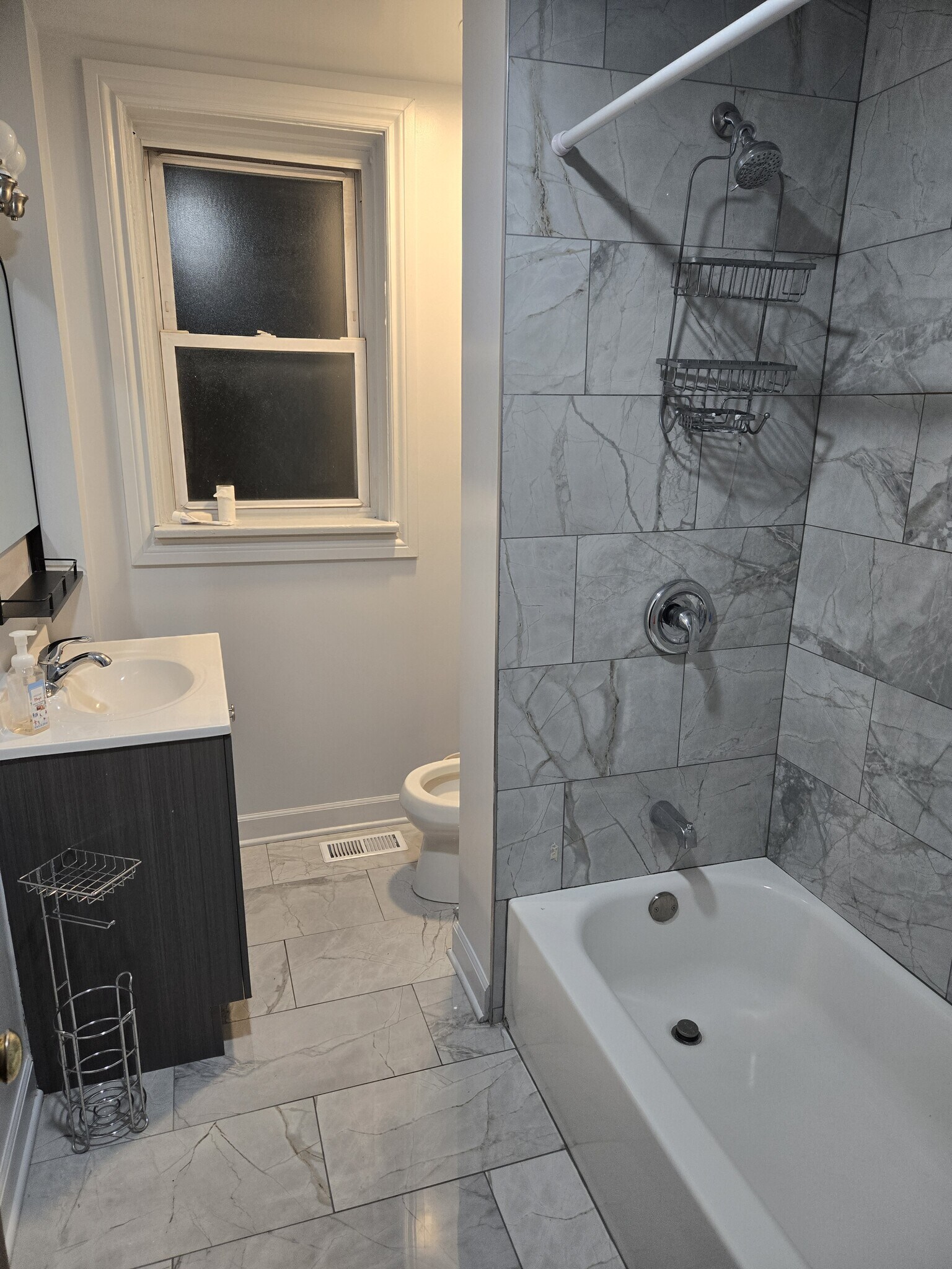 Building Photo - 8028 Floral Ave