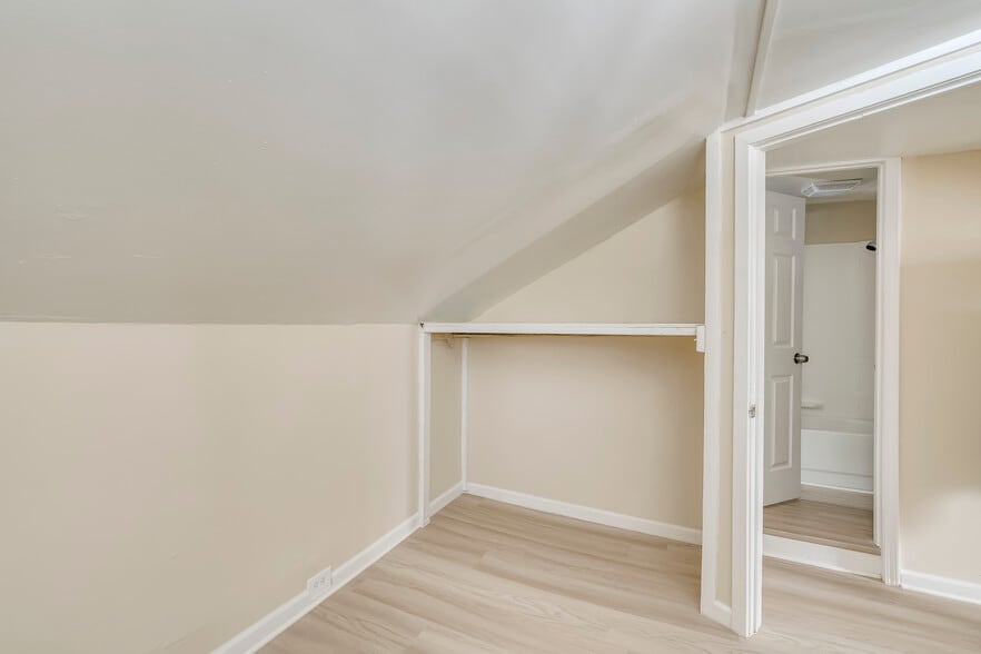 Building Photo - 514 Francis St