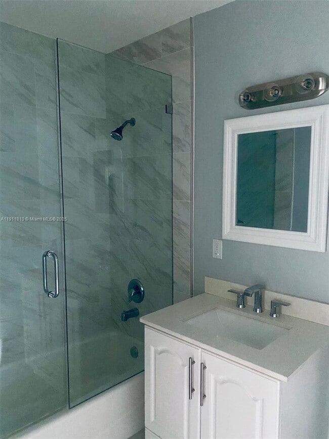 Building Photo - 6255 SW 62nd Ct