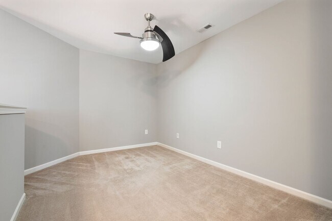 Building Photo - Available Now! Gorgeous, Well Upgraded 3 Bed / 2.5 Bath w/ First Floor Primary!