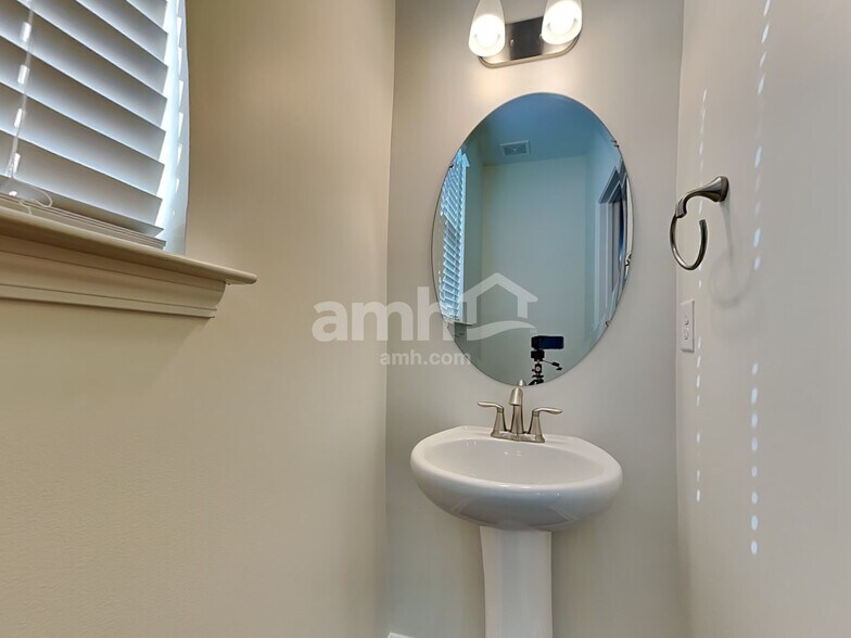 Building Photo - 1204 Bethany Dallas Dr