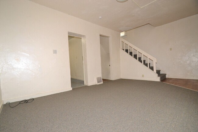 Building Photo - 406 Kling St