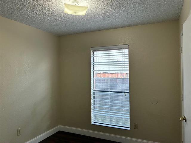 Building Photo - 10252 Maverick Dr