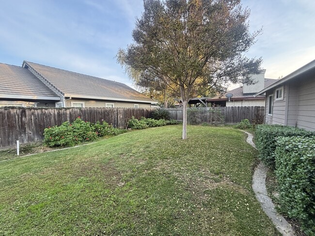 Building Photo - 1408 Seneca Pl