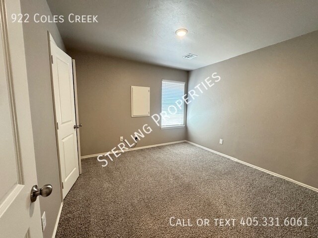 Building Photo - 922 Coles Creek