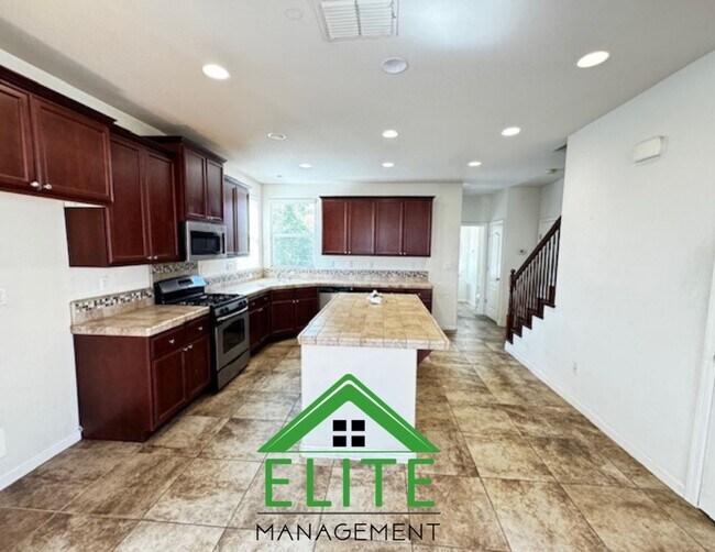 Building Photo - **SOLAR PANELS AND FORMER MODEL HOME!!**