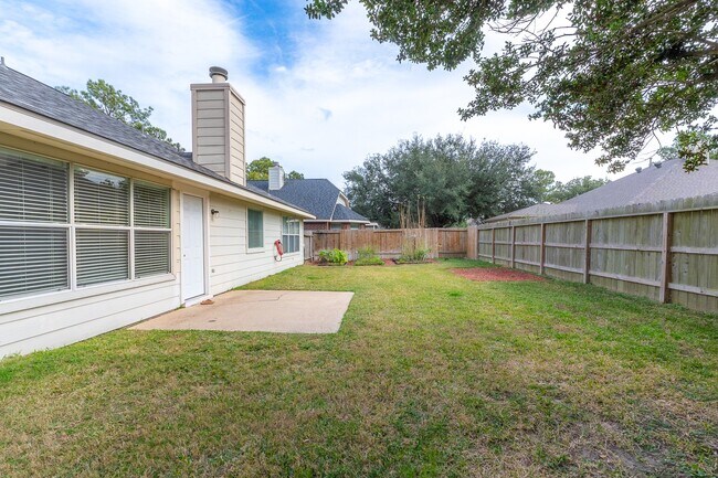 Building Photo - 18323 Water Mill Dr