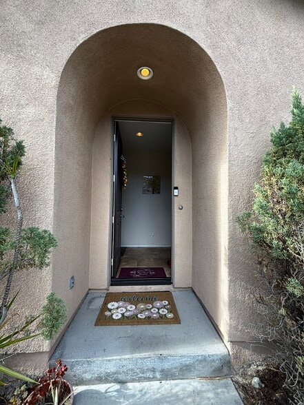 Building Photo - 2695 W Madison Cir