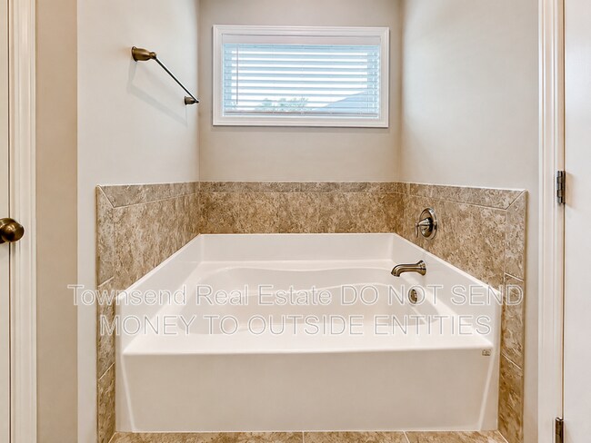 Building Photo - 2513 Owlands Ct