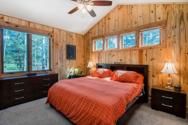 Building Photo - 28940 Golf Way