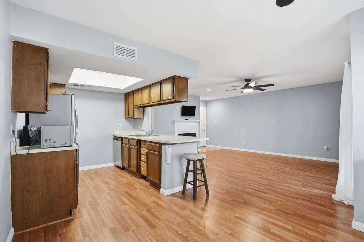 Building Photo - 2535 Wedglea Dr