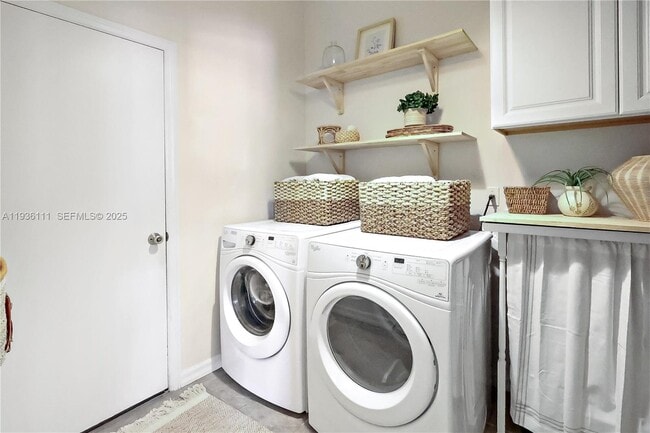 Building Photo - 143 37th Dr SW