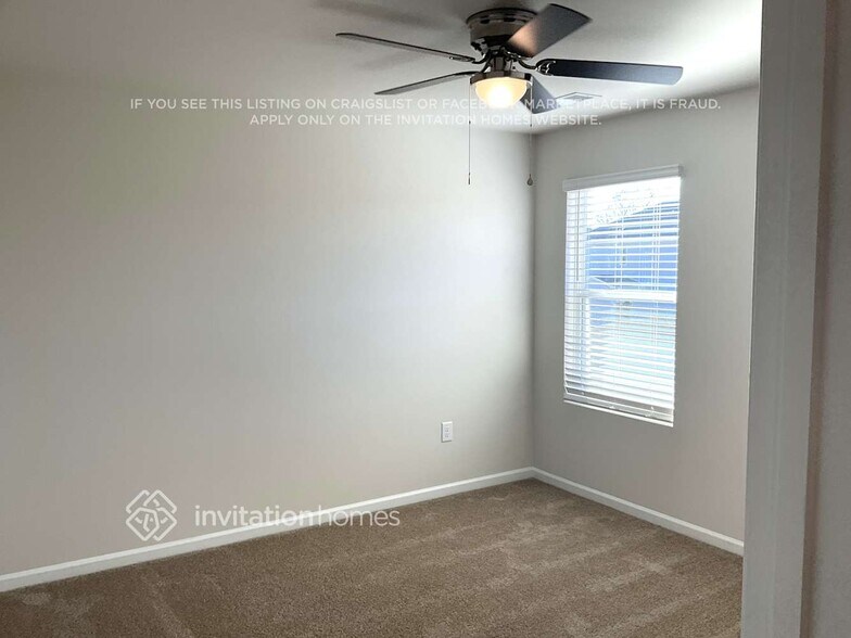 Building Photo - 207 White Flds Ave