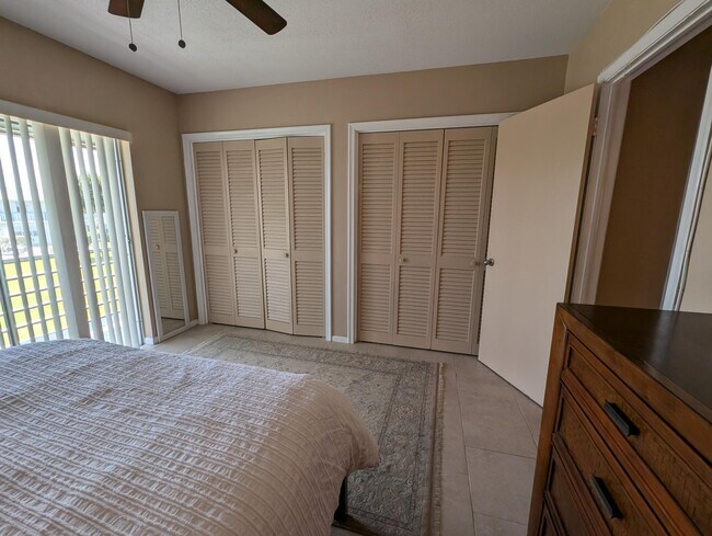 Building Photo - 190 Easthampton H