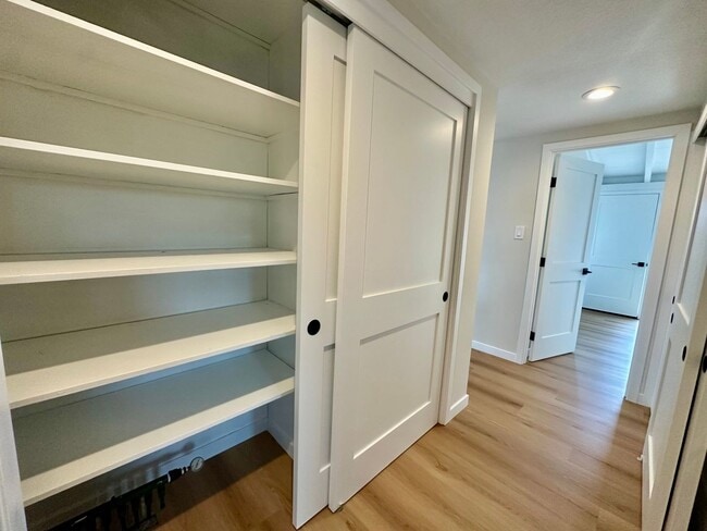 Building Photo - Beautifully Brand New Updated Home- Great Schools- Pet Okay